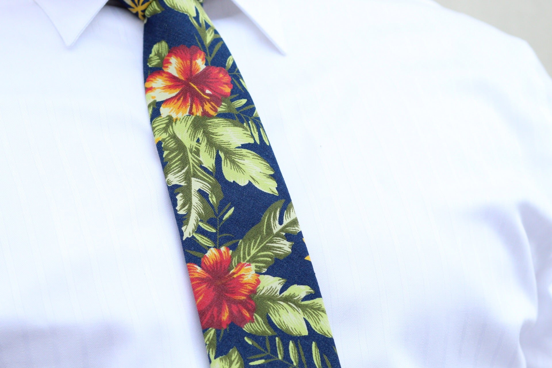 The Cove Floral Tie